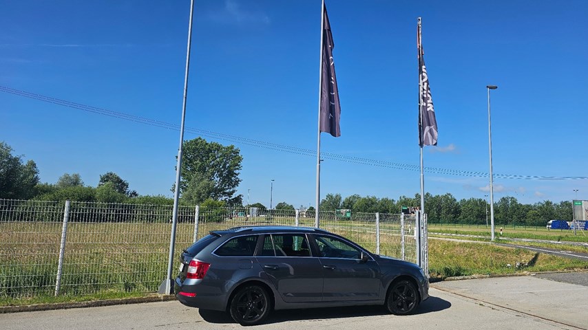 RABLJENO VOZILO ŠKODA OCTAVIA COMBI 2,0 TDI Automatski mjenjač DIESEL 224410