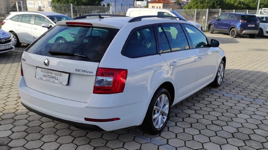 RABLJENO VOZILO ŠKODA OCTAVIA COMBI AMBITION Mehanički mjenjač DIESEL 27292