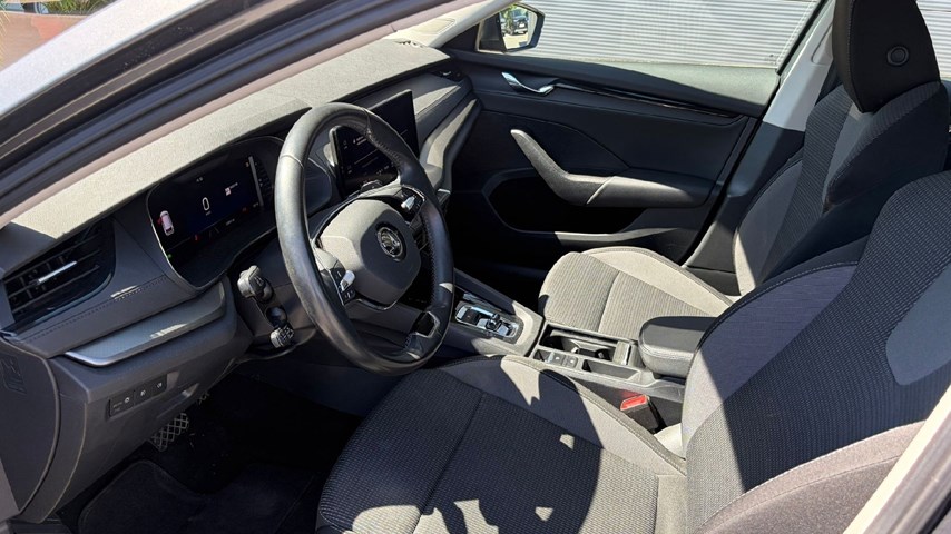 RABLJENO VOZILO ŠKODA OCTAVIA COMBI EXECUTIVE 2,0 TDI AT Automatski mjenjač DIESEL 100224