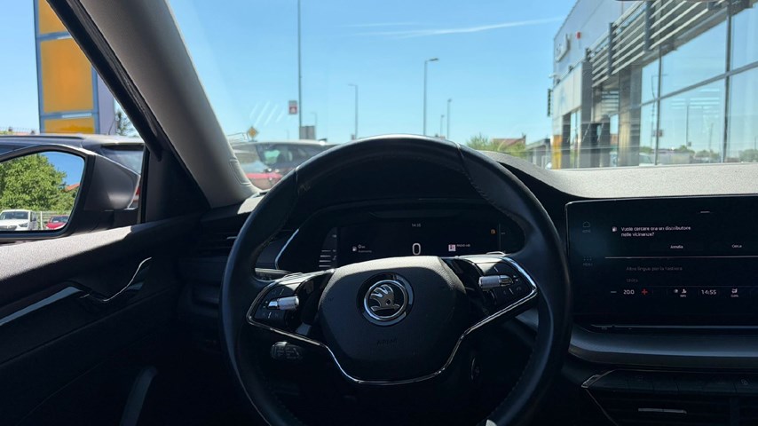 RABLJENO VOZILO ŠKODA OCTAVIA COMBI EXECUTIVE 2,0 TDI AT Automatski mjenjač DIESEL 100224