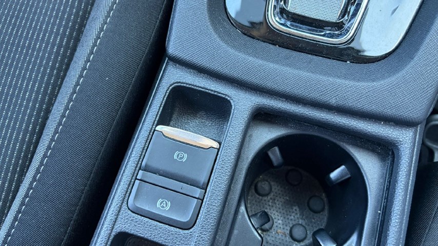 RABLJENO VOZILO ŠKODA OCTAVIA COMBI EXECUTIVE 2,0 TDI AT Automatski mjenjač DIESEL 100224