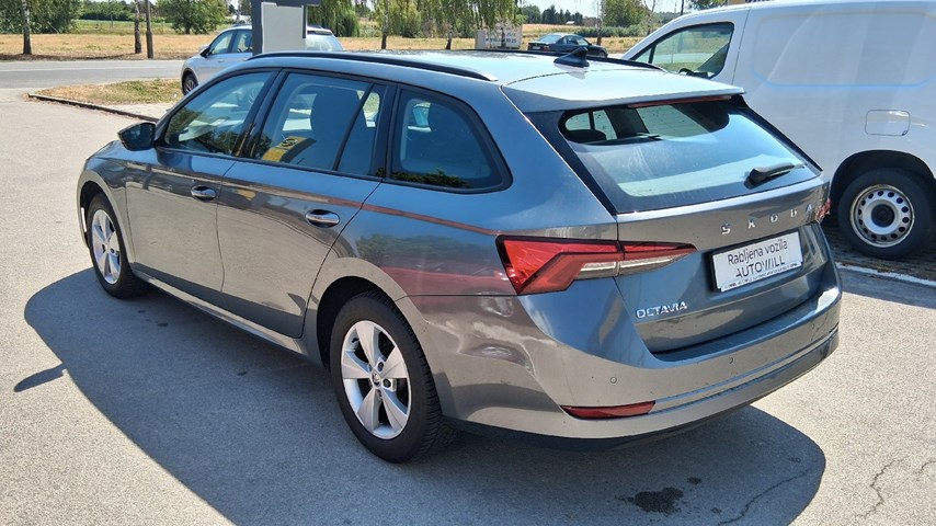 RABLJENO VOZILO ŠKODA OCTAVIA COMBI EXECUTIVE 2,0 TDI AT Automatski mjenjač DIESEL 100224