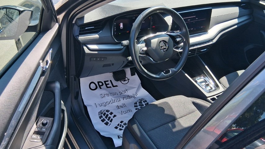 RABLJENO VOZILO ŠKODA OCTAVIA COMBI EXECUTIVE 2,0 TDI AT Automatski mjenjač DIESEL 100224