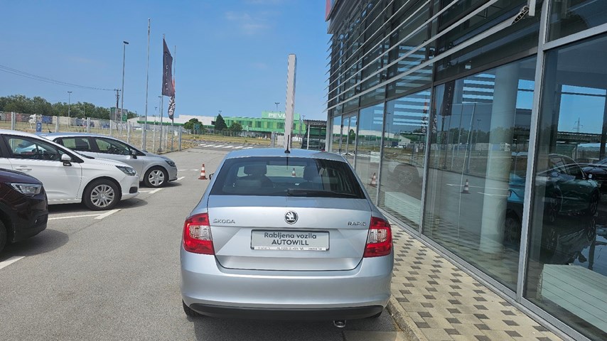 RABLJENO VOZILO ŠKODA RAPID AMBITION 1,4 TDI Mehanički mjenjač DIESEL 224409