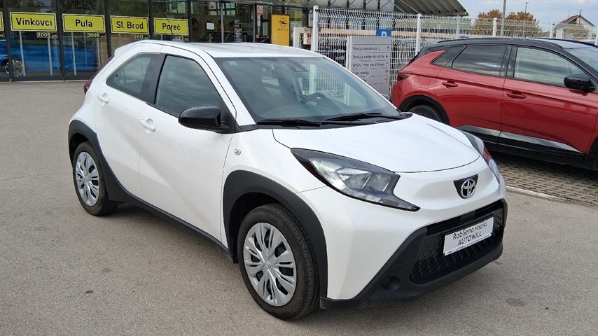 RABLJENO VOZILO TOYOTA AYGO X X-PLAY 1,0 VVT-I Mehanički mjenjač BENZIN 224492