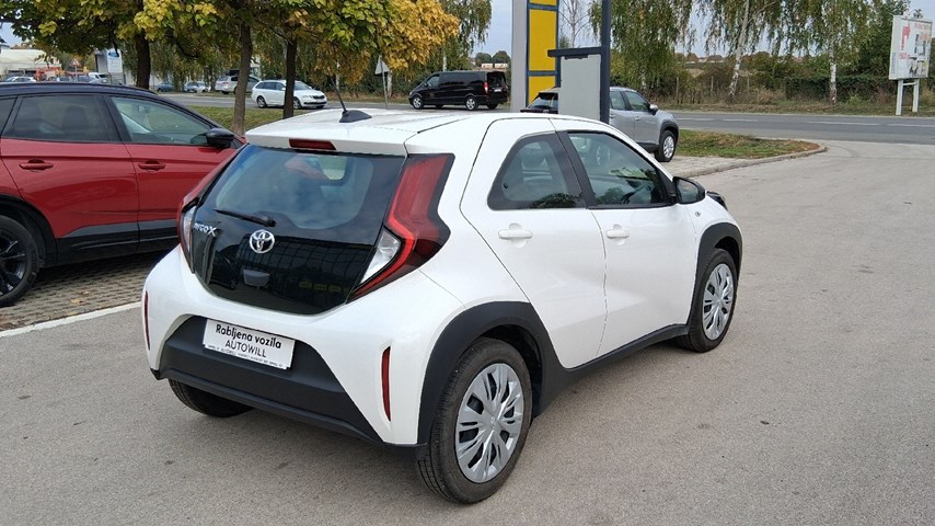 RABLJENO VOZILO TOYOTA AYGO X X-PLAY 1,0 VVT-I Mehanički mjenjač BENZIN 224492