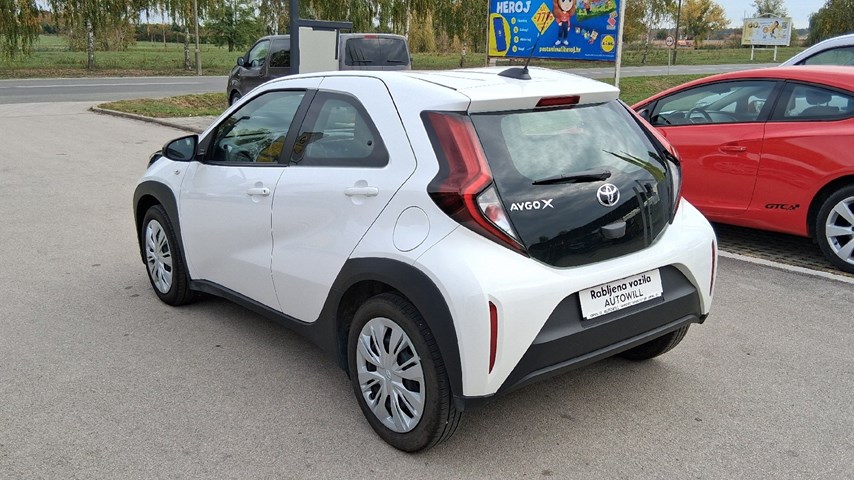 RABLJENO VOZILO TOYOTA AYGO X X-PLAY 1,0 VVT-I Mehanički mjenjač BENZIN 224492