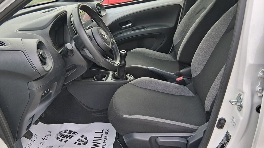 RABLJENO VOZILO TOYOTA AYGO X X-PLAY 1,0 VVT-I Mehanički mjenjač BENZIN 224492