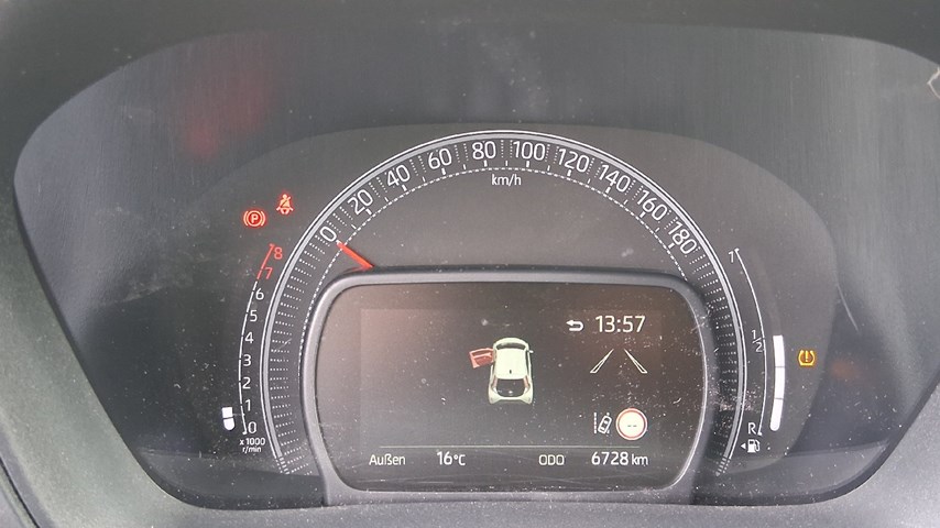 RABLJENO VOZILO TOYOTA AYGO X X-PLAY 1,0 VVT-I Mehanički mjenjač BENZIN 224492