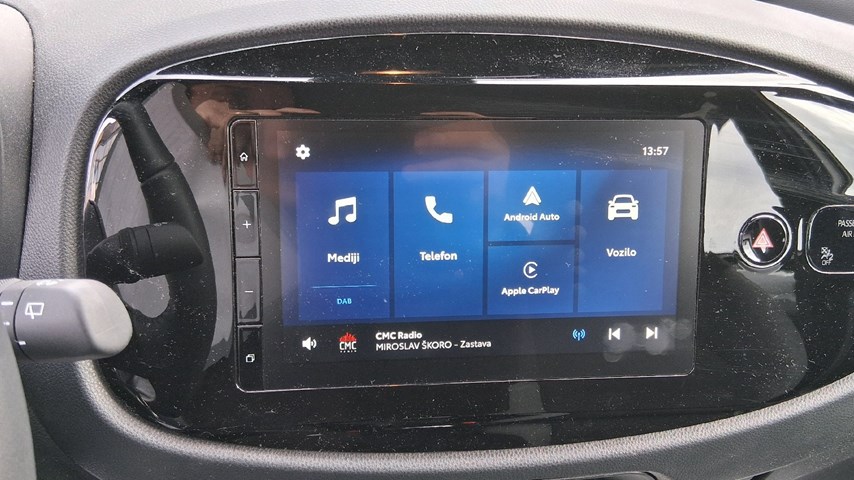 RABLJENO VOZILO TOYOTA AYGO X X-PLAY 1,0 VVT-I Mehanički mjenjač BENZIN 224492