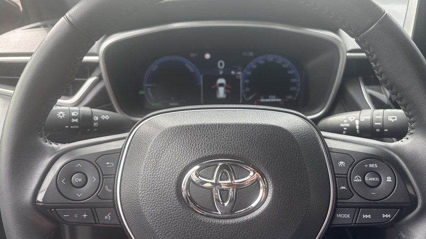 RABLJENO VOZILO TOYOTA COROLLA CROSS ACTIVE 2,0 AT Automatski mjenjač BENZIN 100248
