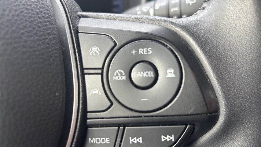RABLJENO VOZILO TOYOTA COROLLA CROSS ACTIVE 2,0 AT Automatski mjenjač BENZIN 100248