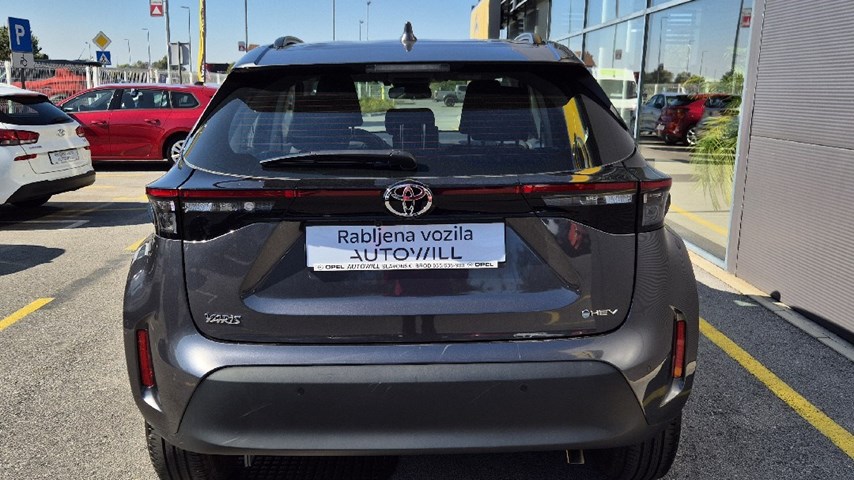 RABLJENO VOZILO TOYOTA YARIS CROSS COOL 1,5 HIBRID Automatski mjenjač BENZIN 224485