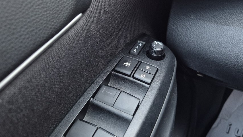 RABLJENO VOZILO TOYOTA YARIS CROSS COOL 1,5 HIBRID Automatski mjenjač BENZIN 224485