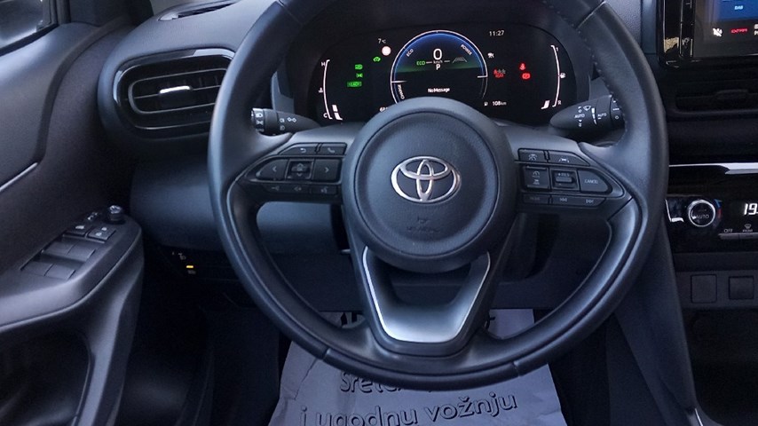 RABLJENO VOZILO TOYOTA YARIS CROSS COOL 1,5 HIBRID Automatski mjenjač BENZIN 224485