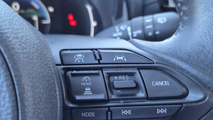 RABLJENO VOZILO TOYOTA YARIS CROSS COOL 1,5 HIBRID Automatski mjenjač BENZIN 224485