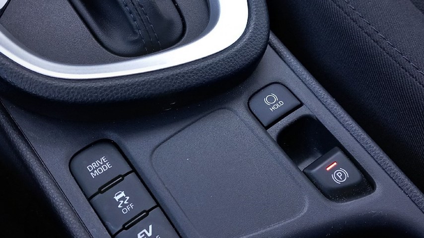 RABLJENO VOZILO TOYOTA YARIS CROSS COOL 1,5 HIBRID Automatski mjenjač BENZIN 224485