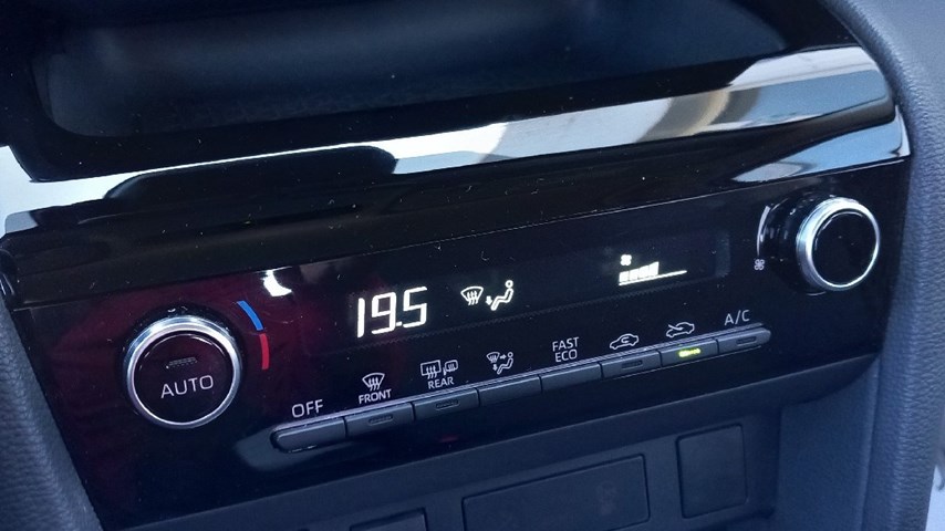 RABLJENO VOZILO TOYOTA YARIS CROSS COOL 1,5 HIBRID Automatski mjenjač BENZIN 224485