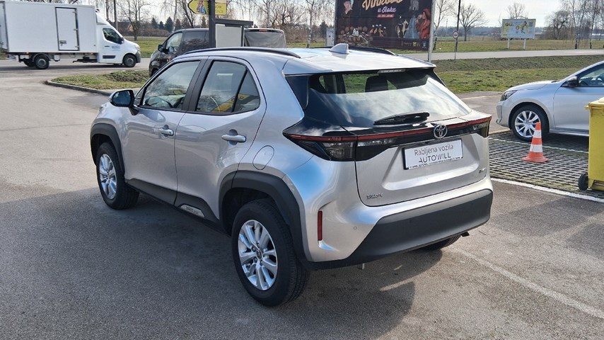 RABLJENO VOZILO TOYOTA YARIS CROSS COOL 1,5 HIBRID Automatski mjenjač BENZIN 224496