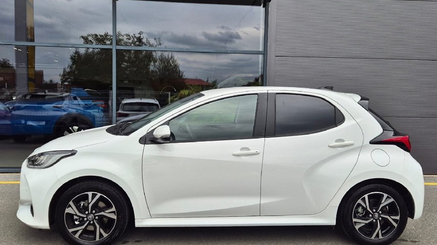 RABLJENO VOZILO TOYOTA YARIS SOL ASSIST 1,5 HIBRID Automatski mjenjač BENZIN 224489