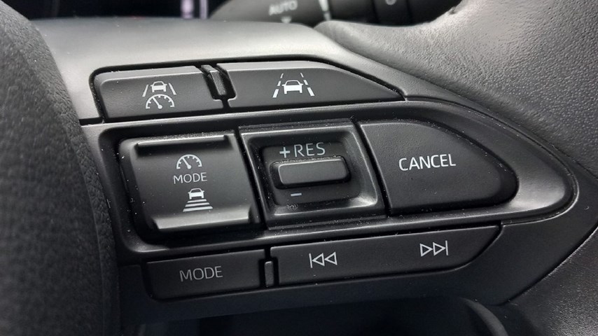 RABLJENO VOZILO TOYOTA YARIS SOL ASSIST 1,5 HIBRID Automatski mjenjač BENZIN 224489