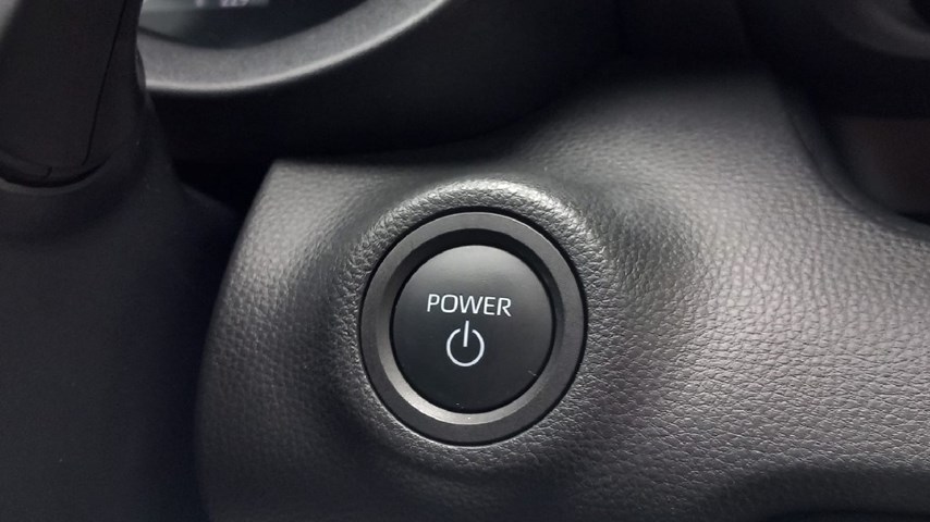 RABLJENO VOZILO TOYOTA YARIS SOL ASSIST 1,5 HIBRID Automatski mjenjač BENZIN 224489