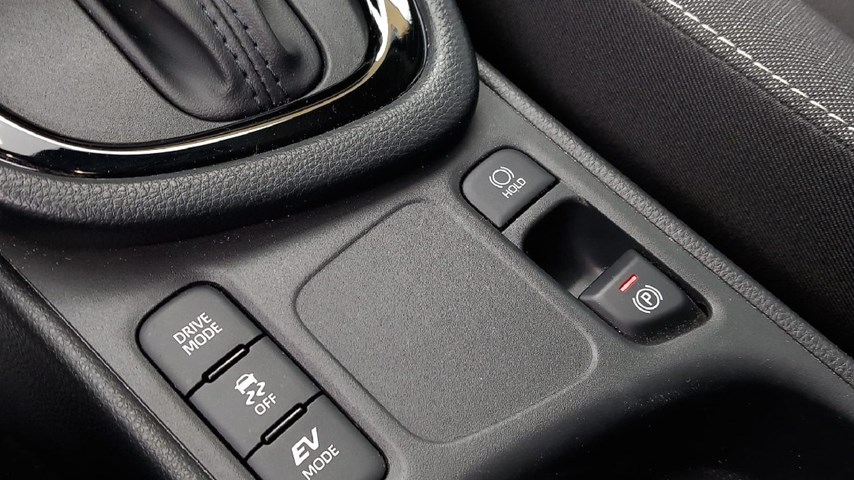 RABLJENO VOZILO TOYOTA YARIS SOL ASSIST 1,5 HIBRID Automatski mjenjač BENZIN 224489