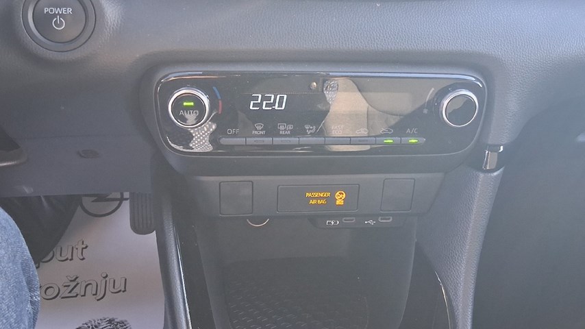 RABLJENO VOZILO TOYOTA YARIS SOL ASSIST 1,5 HIBRID Automatski mjenjač BENZIN 224503