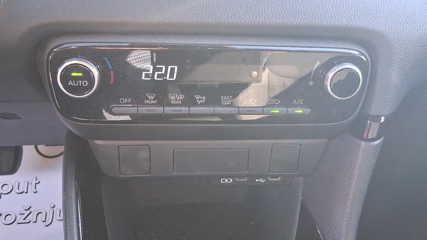 RABLJENO VOZILO TOYOTA YARIS SOL ASSIST 1,5 HIBRID Automatski mjenjač BENZIN 224503