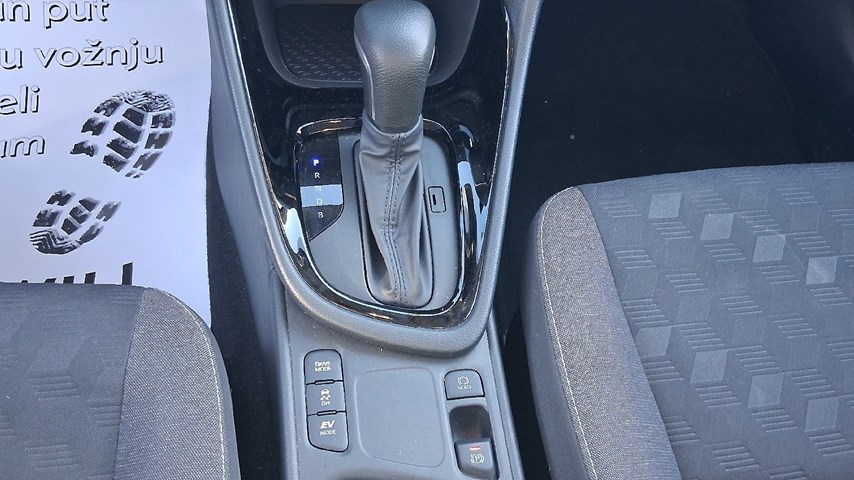 RABLJENO VOZILO TOYOTA YARIS SOL ASSIST 1,5 HIBRID Automatski mjenjač BENZIN 224503