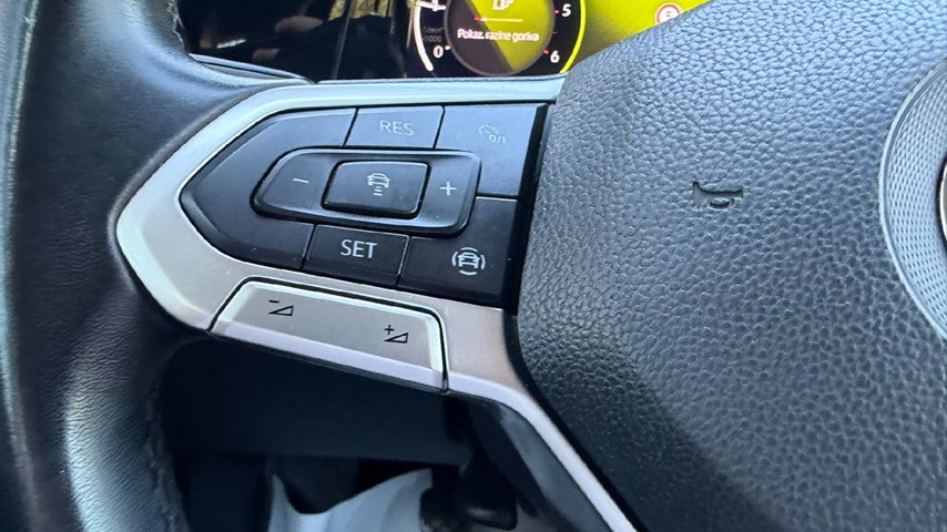 RABLJENO VOZILO VOLKSWAGEN GOLF VIII 2,0 TDI LIFE Mehanički mjenjač DIESEL 65813