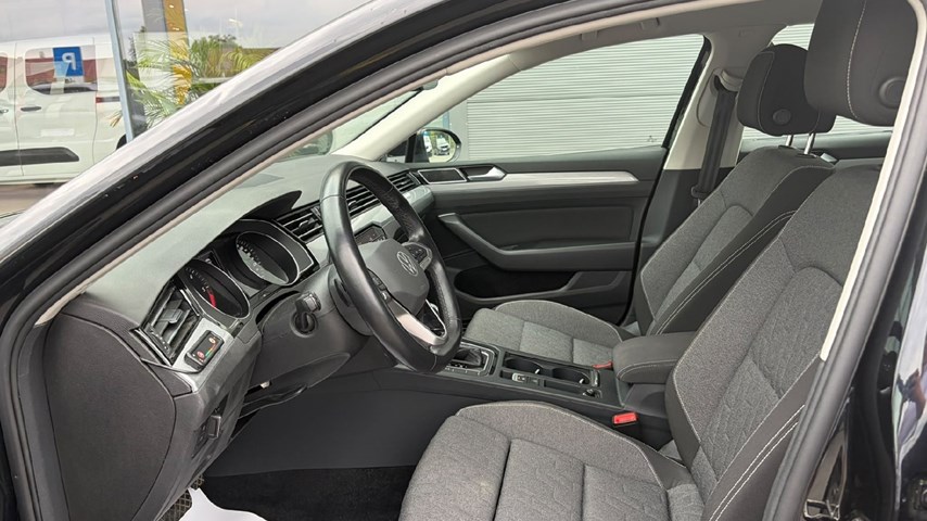 RABLJENO VOZILO VOLKSWAGEN PASSAT 2,0 Automatski mjenjač DIESEL 100220