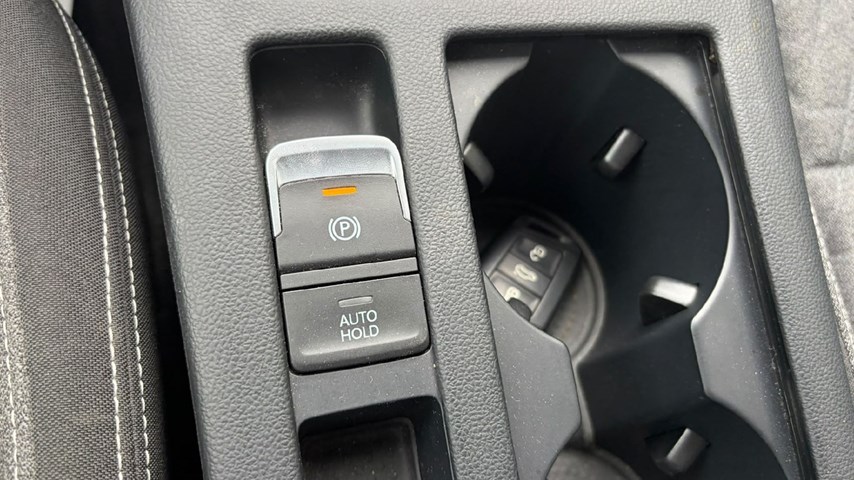 RABLJENO VOZILO VOLKSWAGEN PASSAT 2,0 Automatski mjenjač DIESEL 100220
