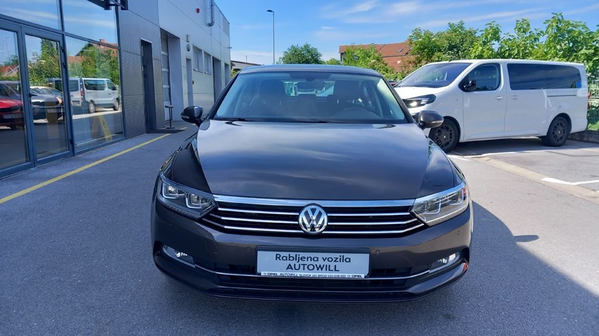 RABLJENO VOZILO VOLKSWAGEN PASSAT 2,0 TDI BMT CONNECT Mehanički mjenjač DIESEL 223926