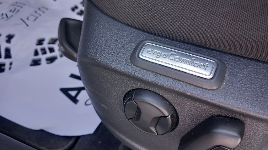 RABLJENO VOZILO VOLKSWAGEN PASSAT 2,0 TDI BMT CONNECT Mehanički mjenjač DIESEL 223926
