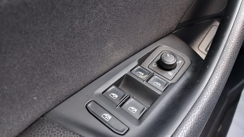 RABLJENO VOZILO VOLKSWAGEN PASSAT 2,0 TDI BMT CONNECT Mehanički mjenjač DIESEL 223926