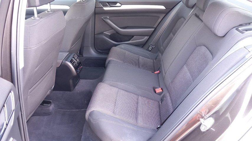 RABLJENO VOZILO VOLKSWAGEN PASSAT 2,0 TDI BMT CONNECT Mehanički mjenjač DIESEL 223926