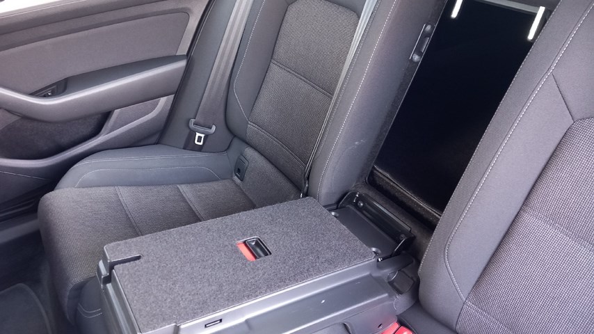 RABLJENO VOZILO VOLKSWAGEN PASSAT 2,0 TDI BMT CONNECT Mehanički mjenjač DIESEL 223926