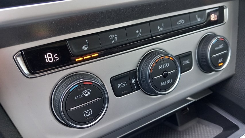 RABLJENO VOZILO VOLKSWAGEN PASSAT 2,0 TDI BMT CONNECT Mehanički mjenjač DIESEL 223926