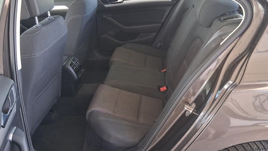 RABLJENO VOZILO VOLKSWAGEN PASSAT 2,0 TDI BMT CONNECT Mehanički mjenjač DIESEL 223926