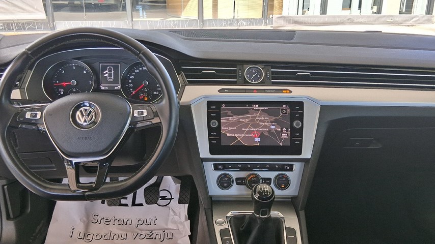 RABLJENO VOZILO VOLKSWAGEN PASSAT 2,0 TDI BMT CONNECT Mehanički mjenjač DIESEL 223926