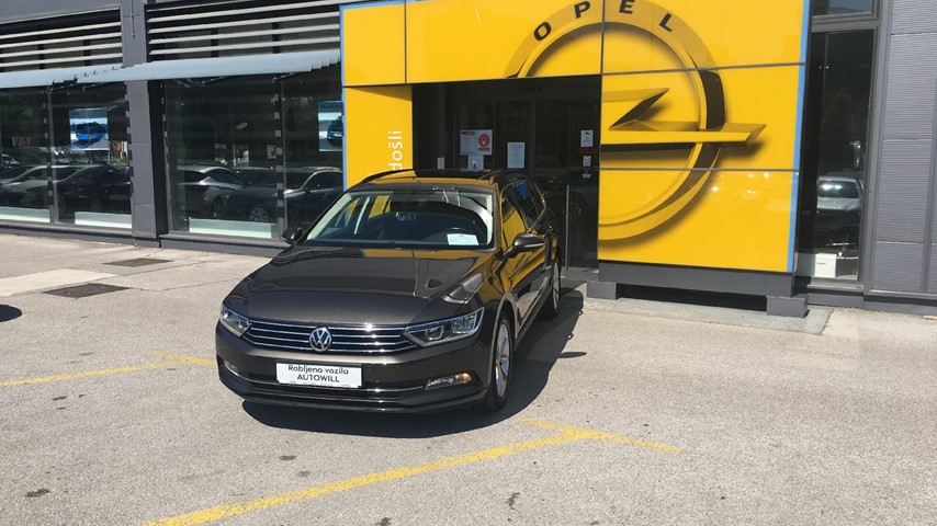 RABLJENO VOZILO VOLKSWAGEN PASSAT VARIANT 1,6 TDI DSG COMFORTLINE DIESEL 222738