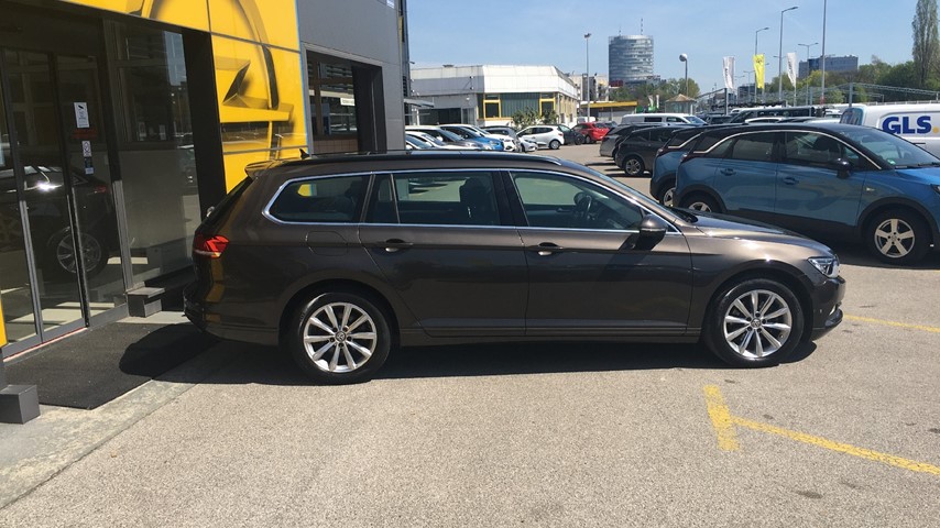 RABLJENO VOZILO VOLKSWAGEN PASSAT VARIANT 1,6 TDI DSG COMFORTLINE DIESEL 222738