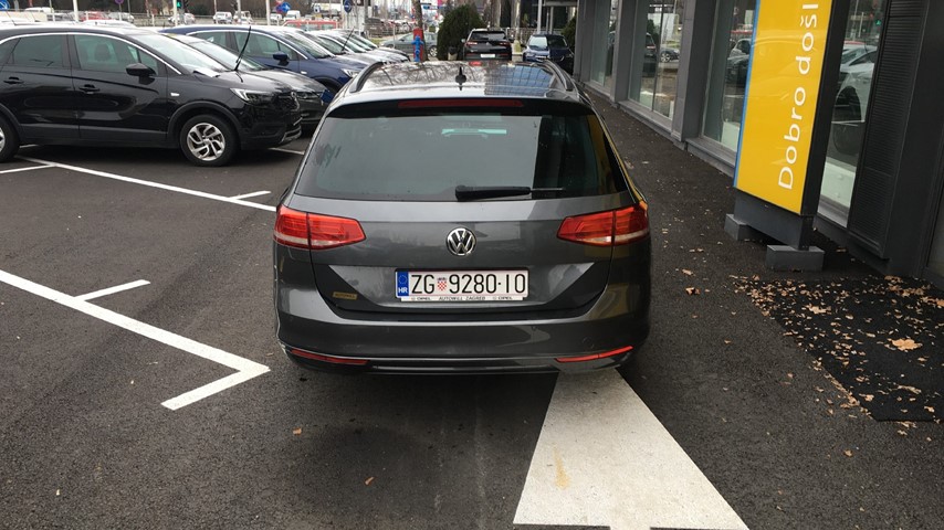 RABLJENO VOZILO VOLKSWAGEN PASSAT VARIANT 1.6 TDI DSG COMFORTLINE Automatski mjenjač DIESEL 81191
