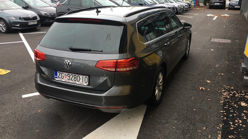 RABLJENO VOZILO VOLKSWAGEN PASSAT VARIANT 1.6 TDI DSG COMFORTLINE Automatski mjenjač DIESEL 81191