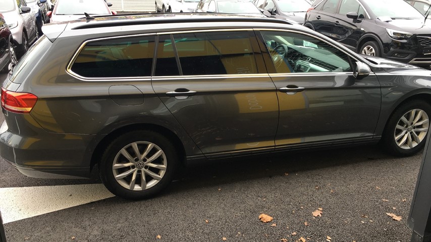 RABLJENO VOZILO VOLKSWAGEN PASSAT VARIANT 1.6 TDI DSG COMFORTLINE Automatski mjenjač DIESEL 81191