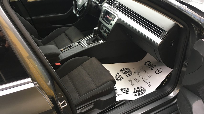 RABLJENO VOZILO VOLKSWAGEN PASSAT VARIANT 1.6 TDI DSG COMFORTLINE Automatski mjenjač DIESEL 81191