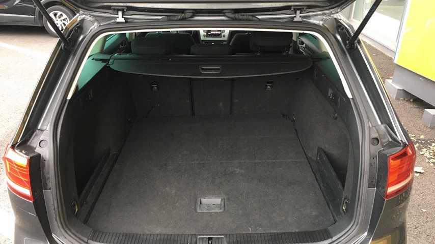 RABLJENO VOZILO VOLKSWAGEN PASSAT VARIANT 1.6 TDI DSG COMFORTLINE Automatski mjenjač DIESEL 81191