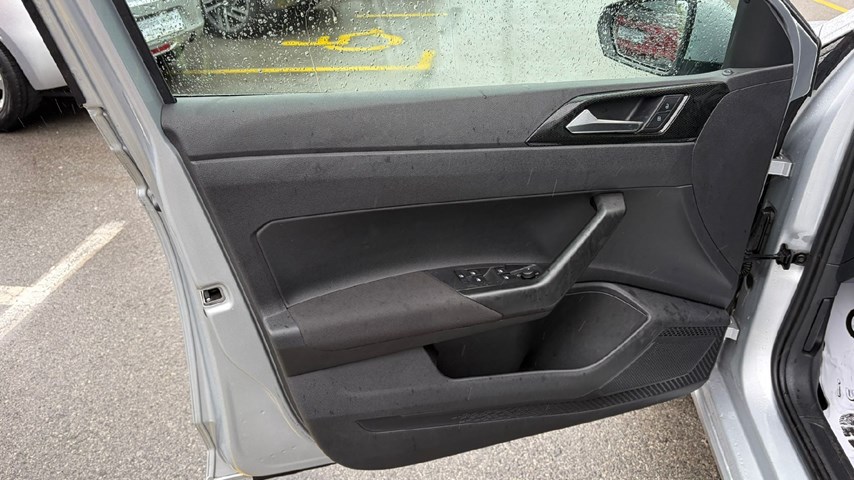 RABLJENO VOZILO VOLKSWAGEN POLO 1,0 Mehanički mjenjač BENZIN 100218
