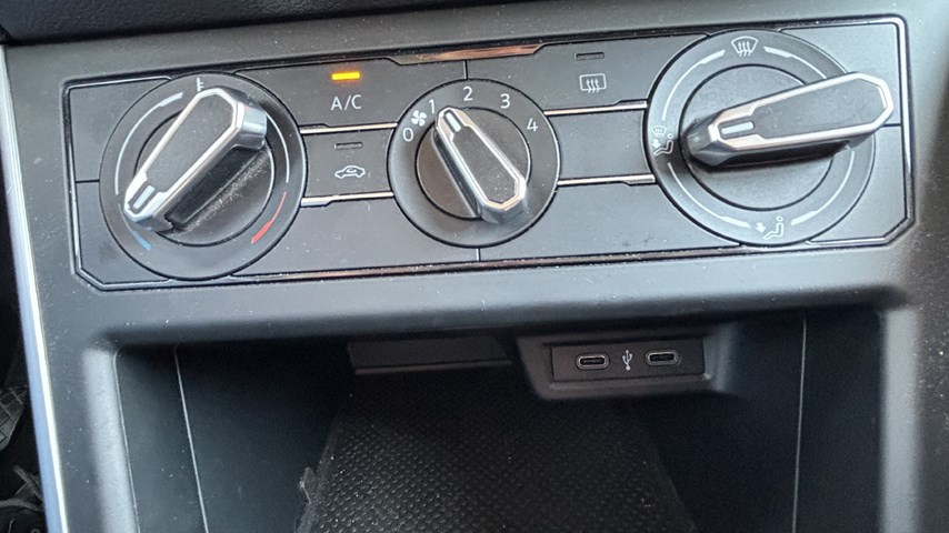 RABLJENO VOZILO VOLKSWAGEN POLO 1,0 Mehanički mjenjač BENZIN 100235
